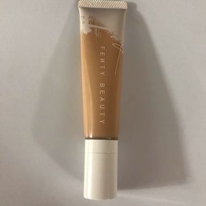 Foundation shade 210
